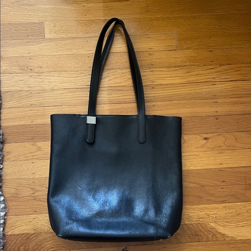 Everlane Petra magazine tote